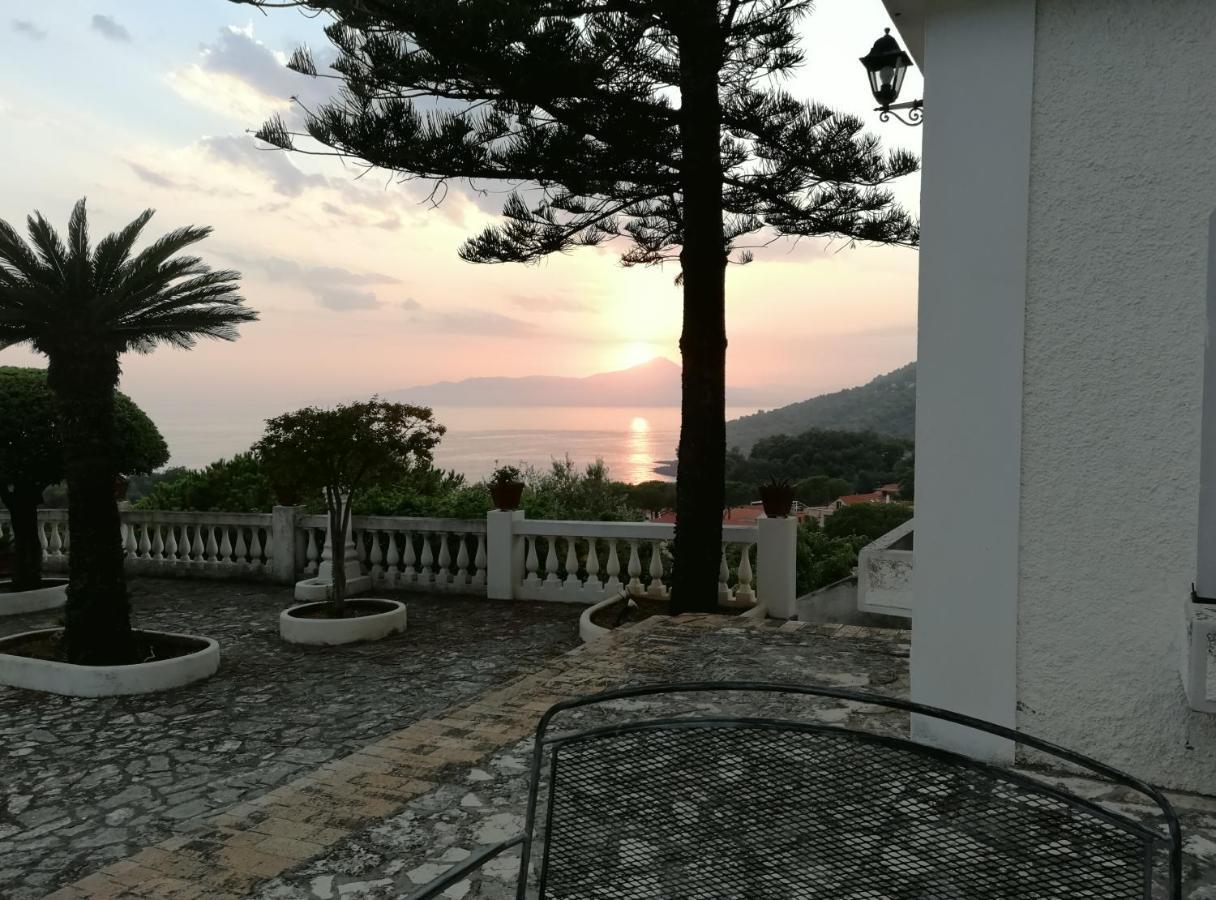 Villa Venezuela 1° Piano Маратея Экстерьер фото